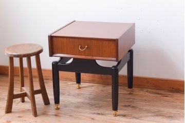 ヴィンテージ家具　北欧ビンテージ　G-PLAN　BBシリーズ　サイドテーブル