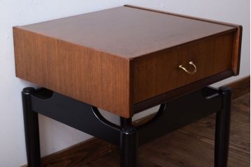 ヴィンテージ家具　北欧ビンテージ　G-PLAN　BBシリーズ　サイドテーブル
