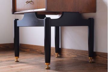 ヴィンテージ家具　北欧ビンテージ　G-PLAN　BBシリーズ　サイドテーブル