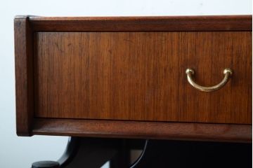 ヴィンテージ家具　北欧ビンテージ　G-PLAN　BBシリーズ　サイドテーブル