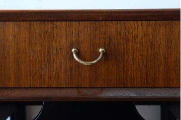 ヴィンテージ家具　北欧ビンテージ　G-PLAN　BBシリーズ　サイドテーブル