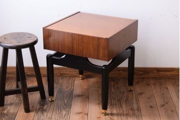 ヴィンテージ家具　北欧ビンテージ　G-PLAN　BBシリーズ　サイドテーブル
