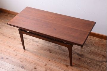 ヴィンテージ家具　北欧ビンテージ　チーク材のセンターテーブル(エクステンションテーブル)