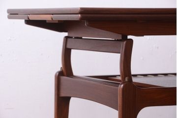 ヴィンテージ家具　北欧ビンテージ　チーク材のセンターテーブル(エクステンションテーブル)