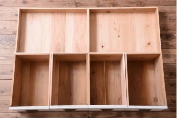 アンティーク家具　アンティークペイント　古い木の重ね戸棚(収納棚)