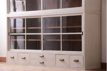 アンティーク家具　アンティークペイント　古い木の重ね戸棚(収納棚)