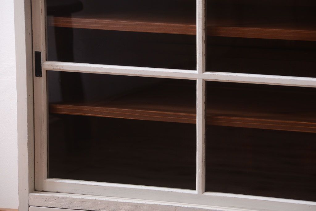 アンティーク家具　アンティークペイント　古い木の重ね戸棚(収納棚)