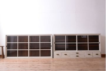 アンティーク家具　アンティークペイント　古い木の重ね戸棚(収納棚)