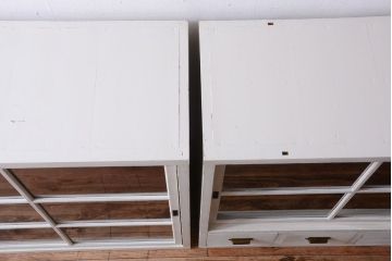 アンティーク家具　アンティークペイント　古い木の重ね戸棚(収納棚)