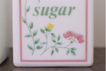 アンティーク雑貨　イギリスビンテージ　上品な花柄のキャニスター3点セット(洋食器)
