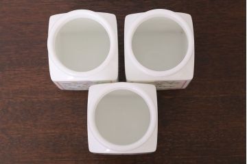 アンティーク雑貨　イギリスビンテージ　上品な花柄のキャニスター3点セット(洋食器)