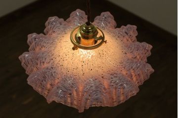 フランスアンティーク　フリルシェードのかわいいペンダントライト(天井照明)