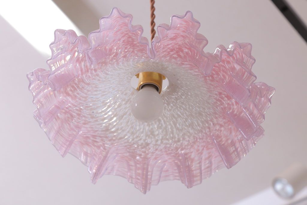 フランスアンティーク　フリルシェードのかわいいペンダントライト(天井照明)