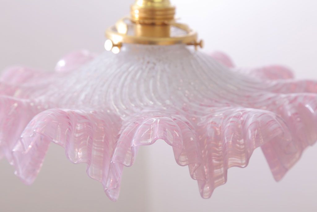 フランスアンティーク　フリルシェードのかわいいペンダントライト(天井照明)