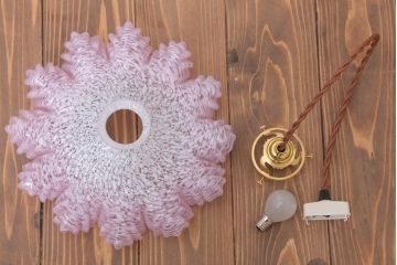 フランスアンティーク　フリルシェードのかわいいペンダントライト(天井照明)