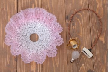 フランスアンティーク　フリルシェードのかわいいペンダントライト(天井照明)