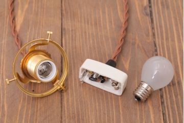 フランスアンティーク　フリルシェードのかわいいペンダントライト(天井照明)