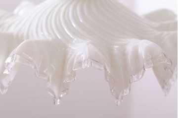 フランスアンティーク　フリルシェードのかわいいペンダントライト(ホワイト)