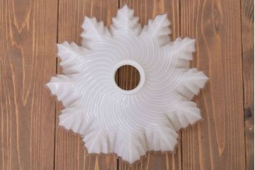 フランスアンティーク　フリルシェードのかわいいペンダントライト(ホワイト)