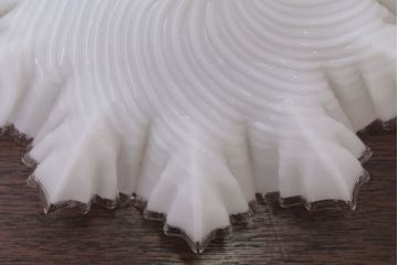 フランスアンティーク　フリルシェードのかわいいペンダントライト(ホワイト)