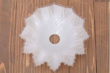 フランスアンティーク　フリルシェードのかわいいペンダントライト(ホワイト)