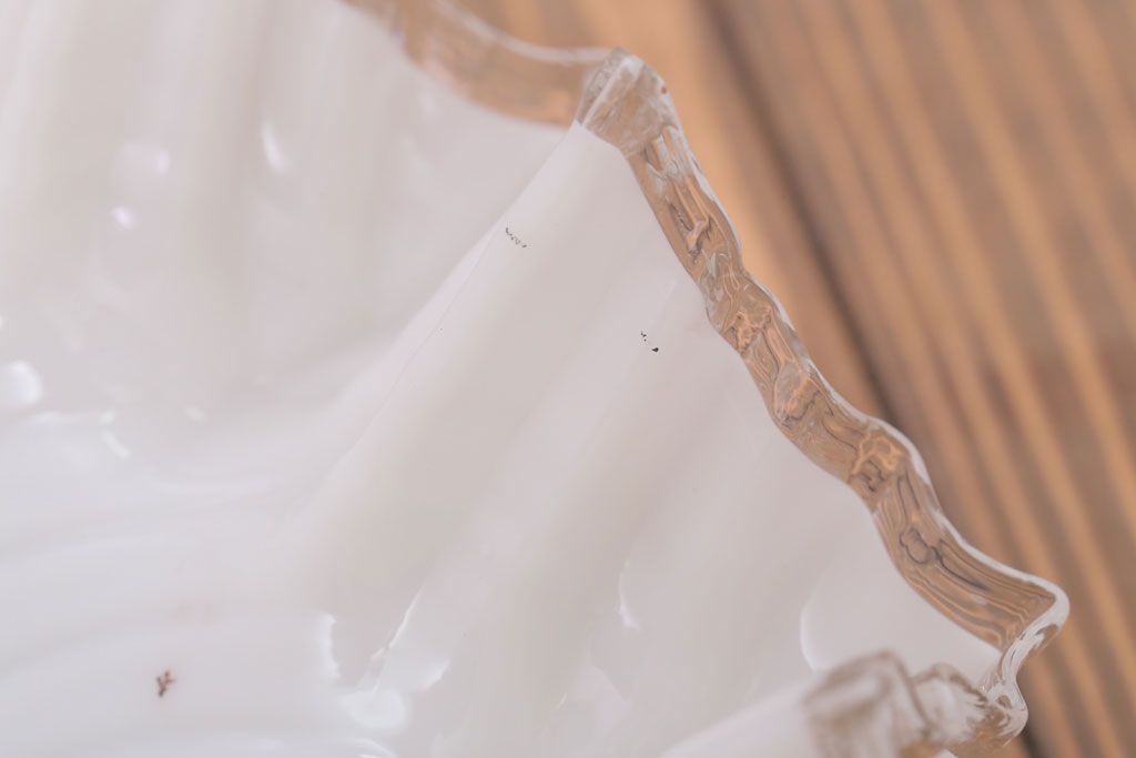 フランスアンティーク　フリルシェードのかわいいペンダントライト(ホワイト)