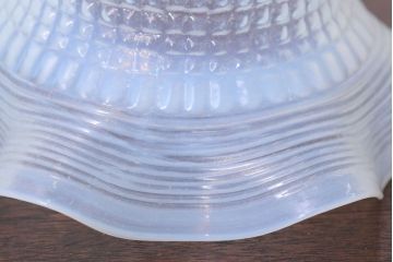 イギリスアンティーク　可愛らしいフリルシェードのペンダントライト(3)