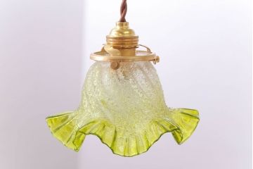 イギリスアンティーク　フリルシェードの古いペンダントライト(1)