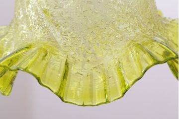 イギリスアンティーク　フリルシェードの古いペンダントライト(1)