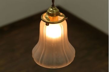 アンティーク　ガラスシェードの古いペンダントライト
