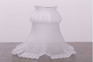 イギリスアンティーク　可愛らしいフリルシェードのペンダントライト(2)