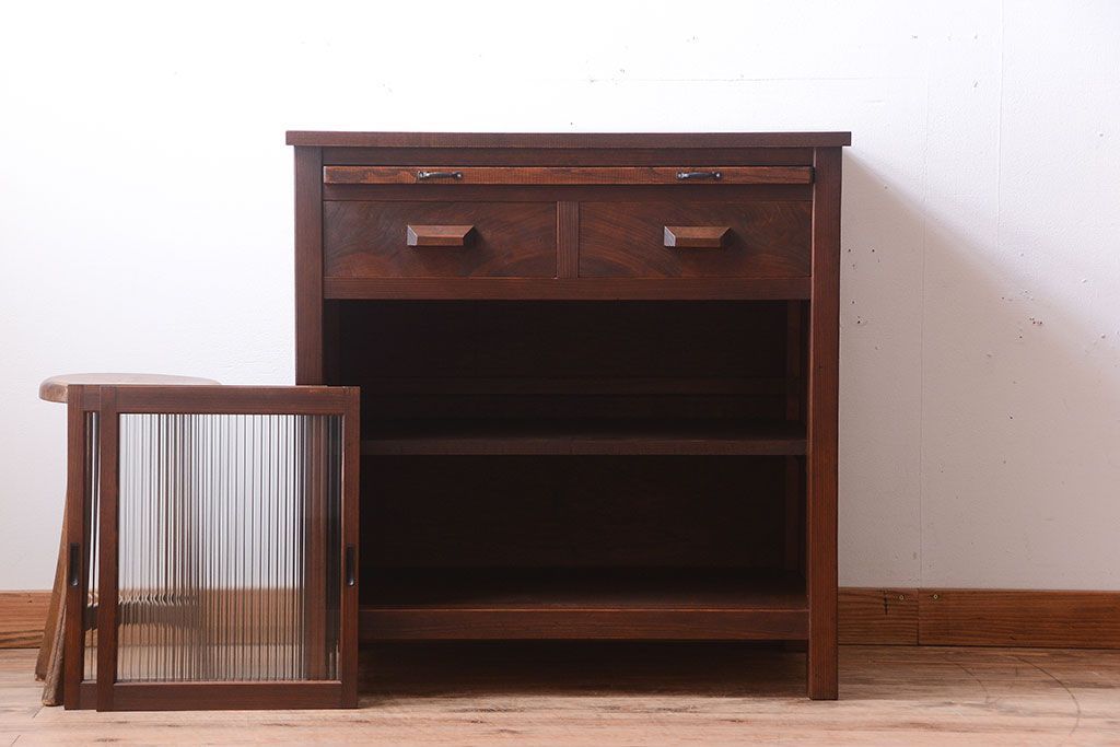 レトロ家具　昭和レトロ　古い木のモールガラス戸収納棚(サイドキャビネット)