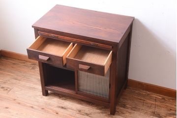 レトロ家具　昭和レトロ　古い木のモールガラス戸収納棚(サイドキャビネット)