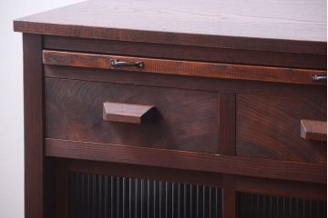 レトロ家具　昭和レトロ　古い木のモールガラス戸収納棚(サイドキャビネット)