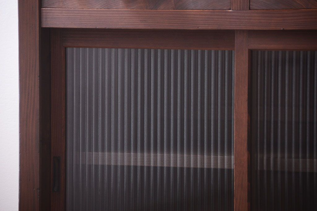 レトロ家具　昭和レトロ　古い木のモールガラス戸収納棚(サイドキャビネット)