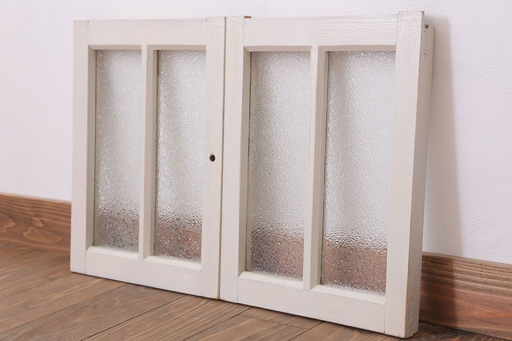 ペイント　ダイヤガラス入りの引き戸2枚セット(窓)