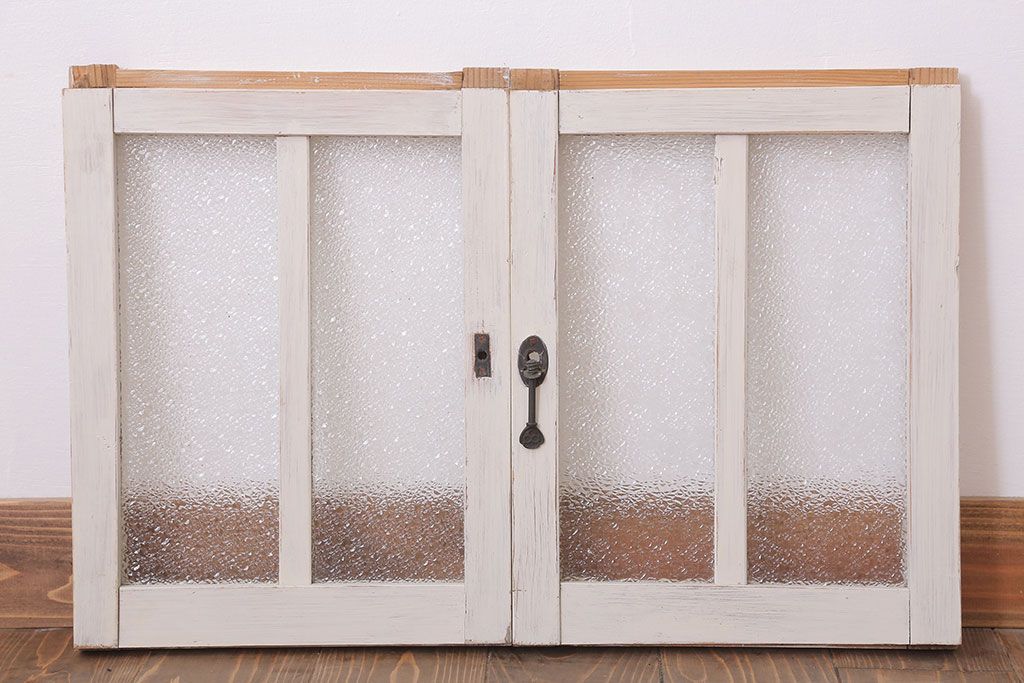 ペイント　ダイヤガラス入りの引き戸2枚セット(窓)