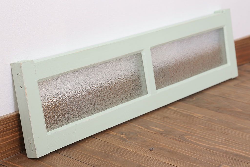 ペイント　ダイヤガラス入りの明り取り(窓)