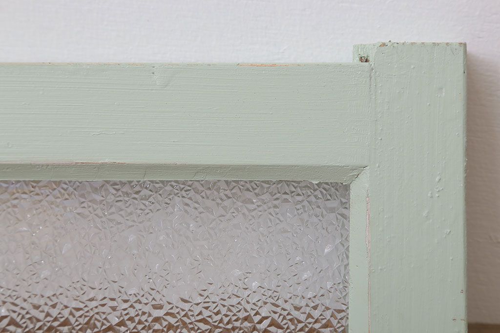 ペイント　ダイヤガラス入りの明り取り(窓)