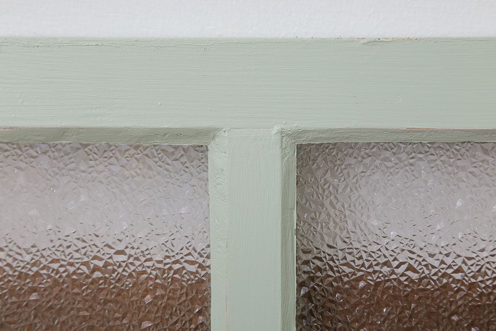 ペイント　ダイヤガラス入りの明り取り(窓)