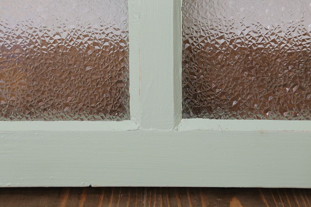 ペイント　ダイヤガラス入りの明り取り(窓)