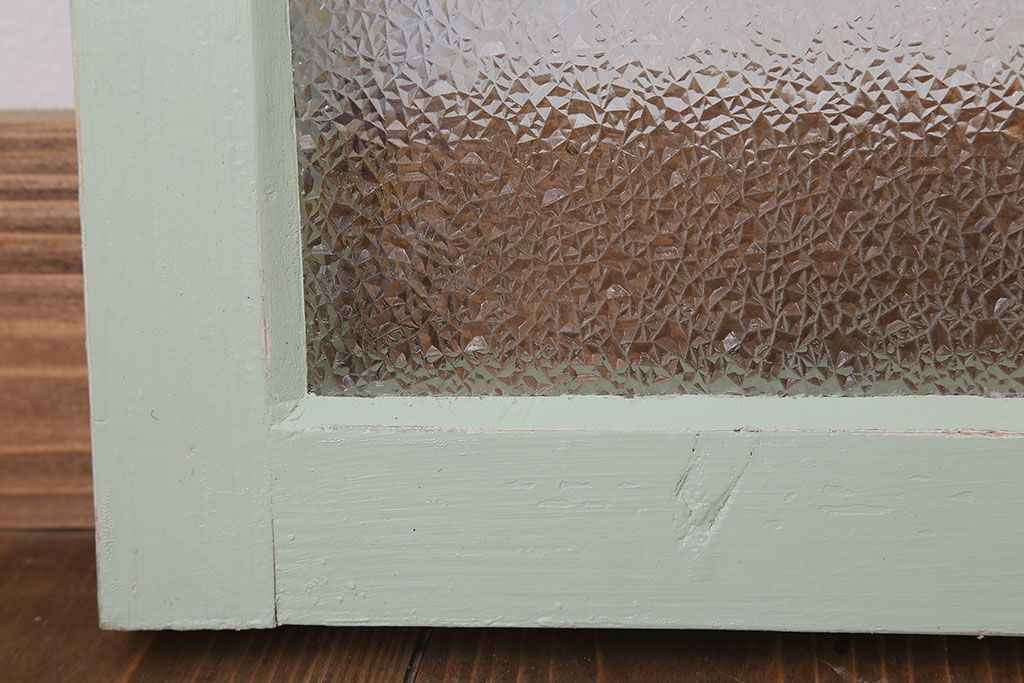 ペイント　ダイヤガラス入りの明り取り(窓)