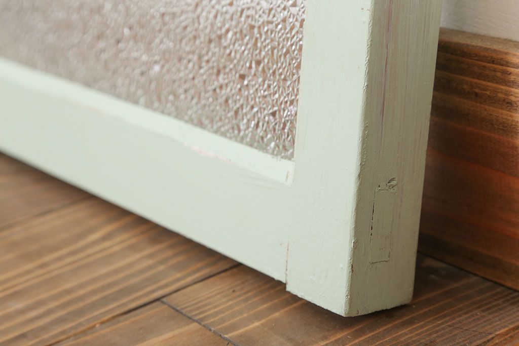 ペイント　ダイヤガラス入りの明り取り(窓)