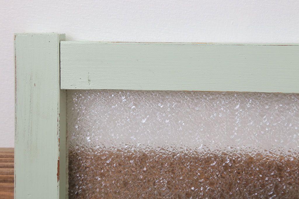 ペイント　ダイヤガラス入りの明り取り(窓)