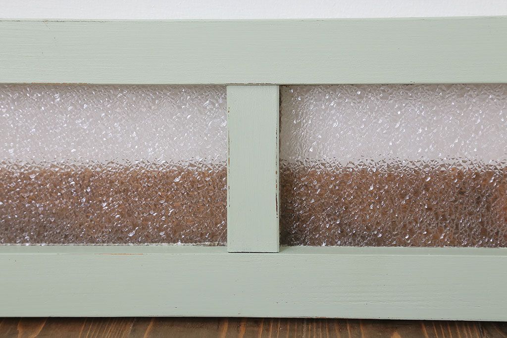 ペイント　ダイヤガラス入りの明り取り(窓)