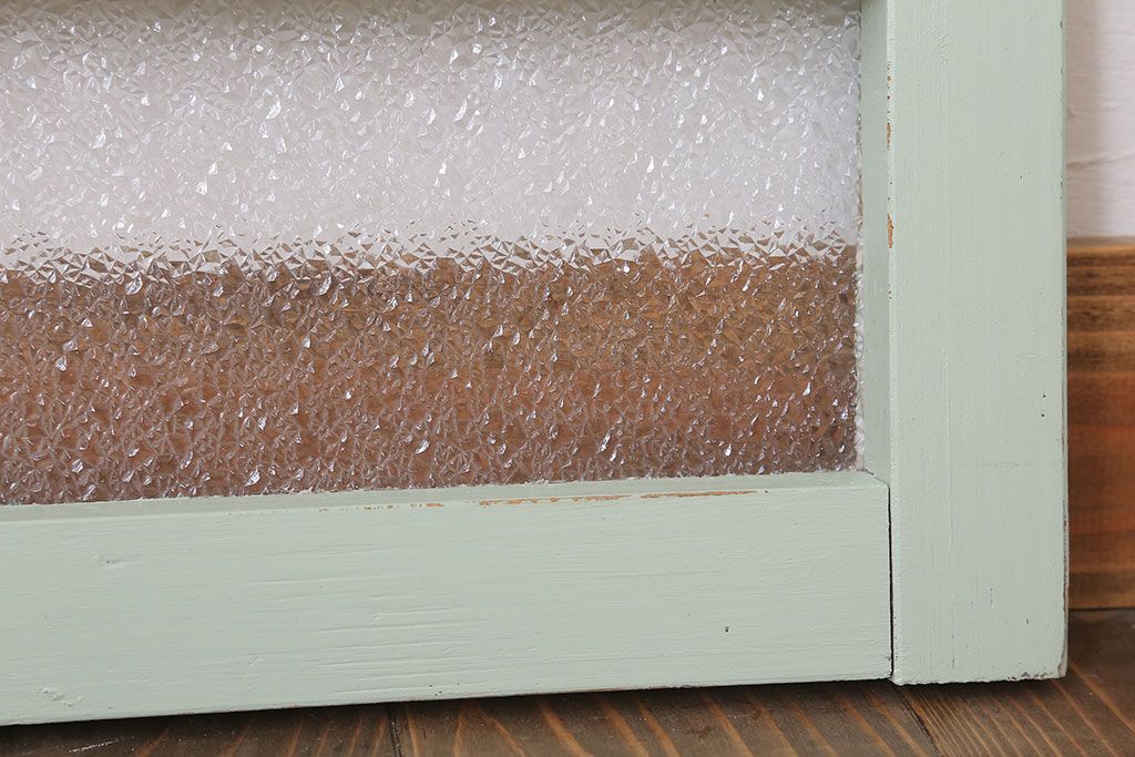 ペイント　ダイヤガラス入りの明り取り(窓)