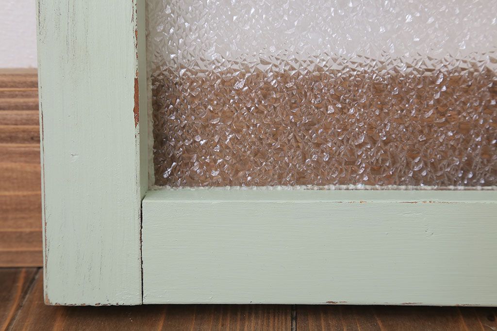 ペイント　ダイヤガラス入りの明り取り(窓)