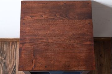 アンティーク家具　アンティーク　モールガラス入り!ダークグレーペイントのサイドキャビネット(収納棚)