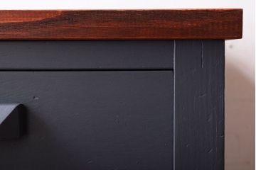 アンティーク家具　アンティーク　モールガラス入り!ダークグレーペイントのサイドキャビネット(収納棚)