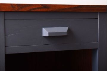 アンティーク家具　アンティーク　モールガラス入り!ダークグレーペイントのサイドキャビネット(収納棚)